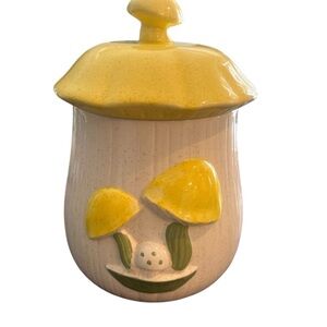 VTG 1968 Vandor Imports Yellow Glazed MUSHROOM 11” Tall Canister/Cookie Jar